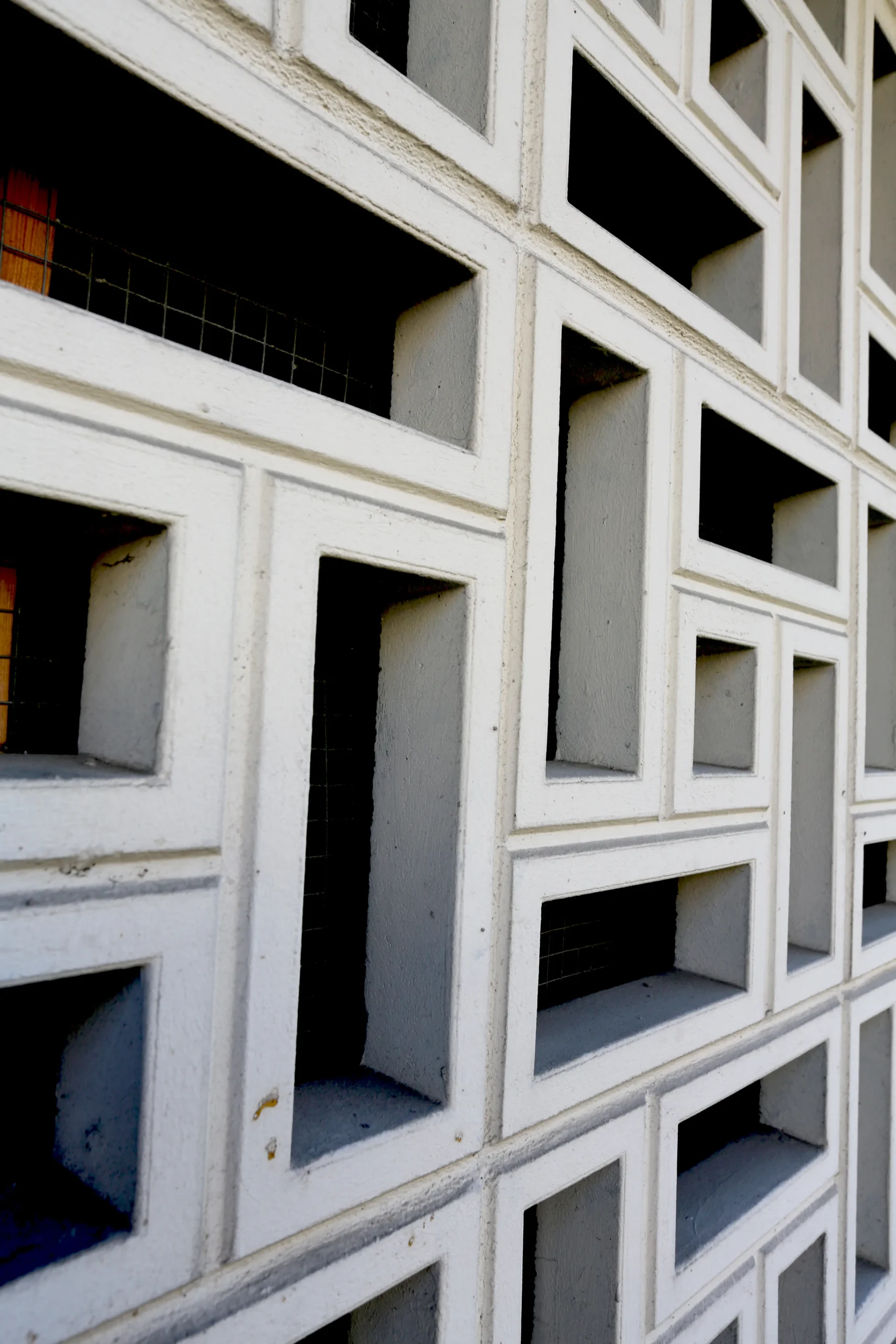 Elementy prefabrykowane z betonu przygotowane do realizacji inwestycji infrastrukturalnych i technicznych